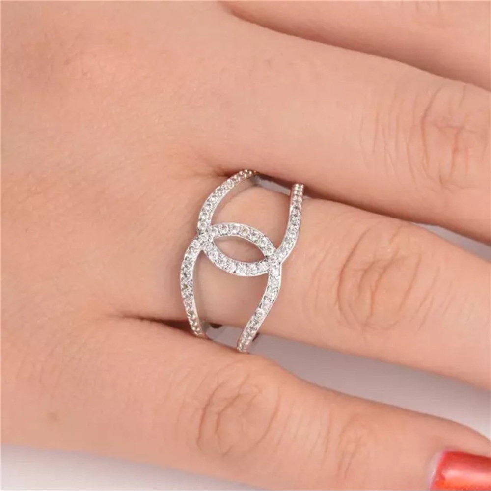 New Women’s Luxury 925 Silver Diamond Ring